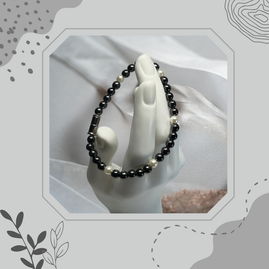 Black & White Beaded Magnetic Bracelet